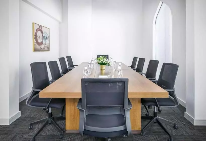 هتل Central Inn Souq Waqif