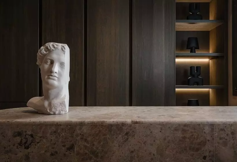 ホテル Naxos Rhyton