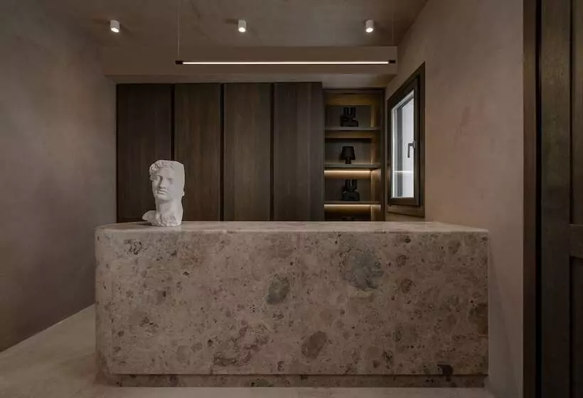 ホテル Naxos Rhyton