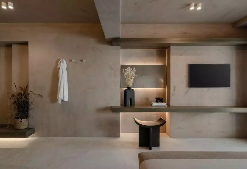 ホテル Naxos Rhyton