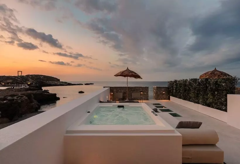 ホテル Naxos Rhyton