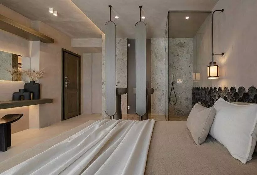 ホテル Naxos Rhyton