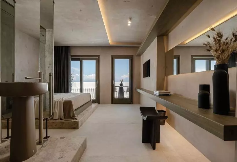 ホテル Naxos Rhyton