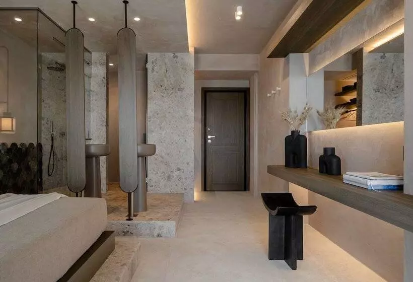 ホテル Naxos Rhyton