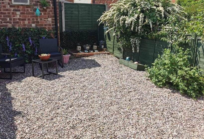 Резиденция Stunning 2 Bed House In Macclesfield Cheshire