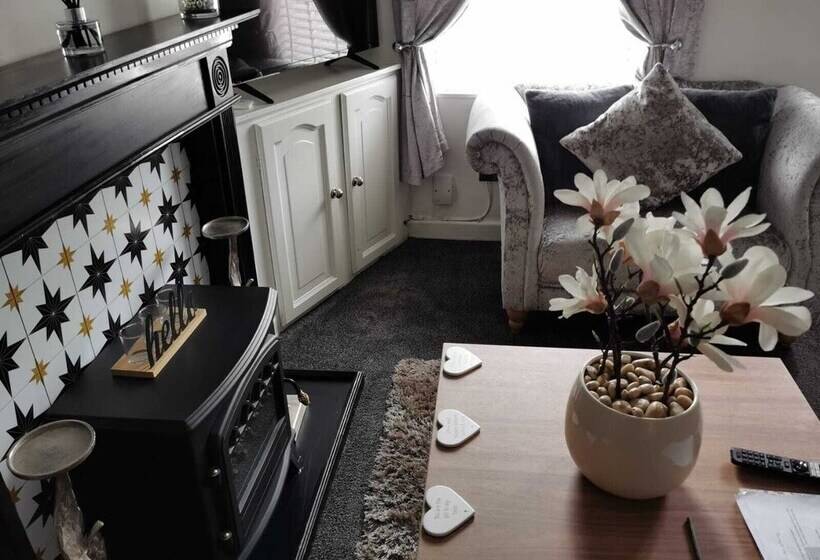 Резиденция Stunning 2 Bed House In Macclesfield Cheshire