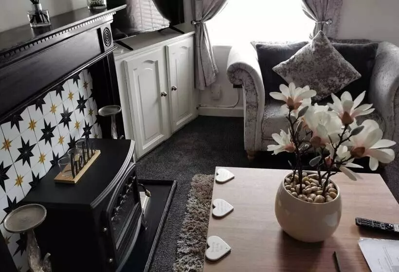 Residenssi Stunning 2 Bed House In Macclesfield Cheshire