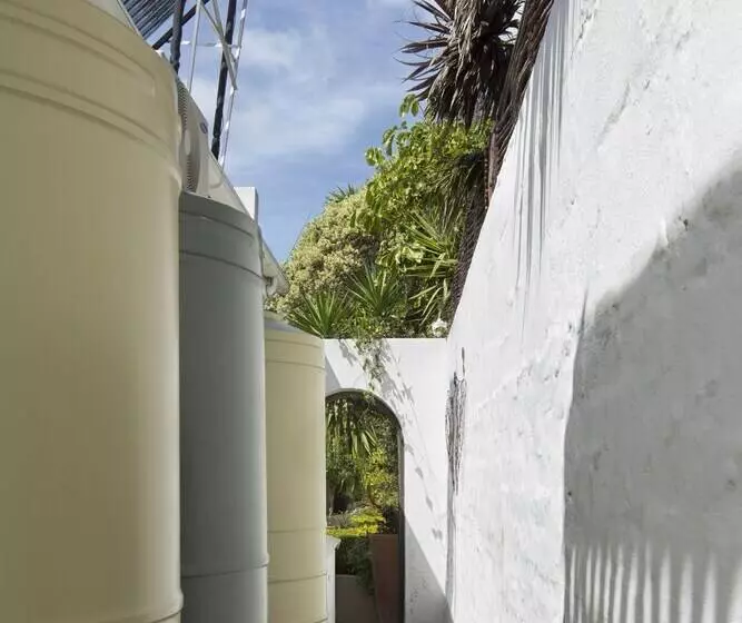 هتل Carslogie House