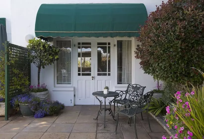 هتل Carslogie House