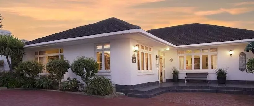 هتل Carslogie House