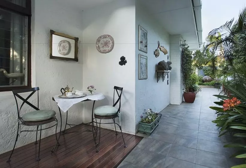 هتل Carslogie House