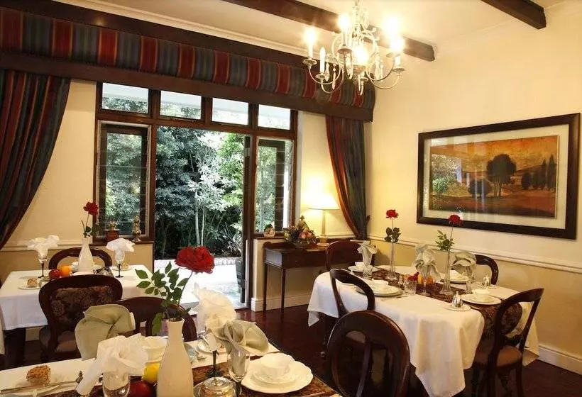 هتل Carslogie House