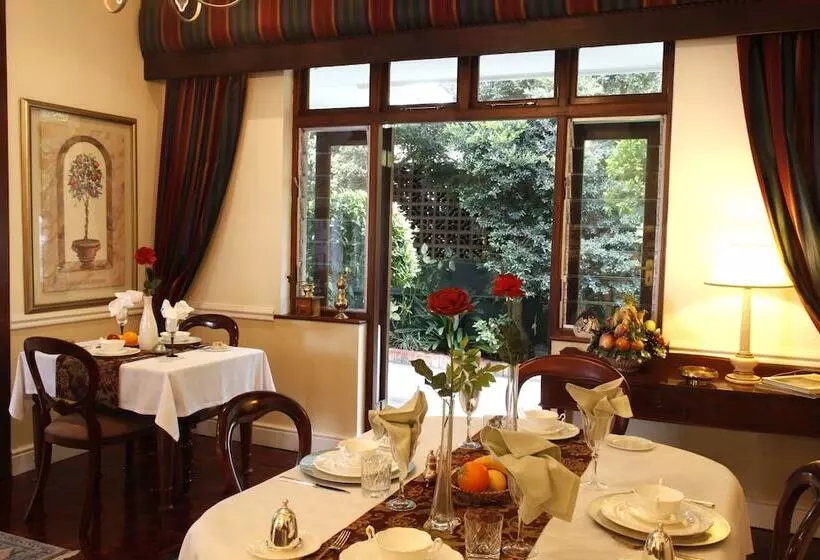 هتل Carslogie House