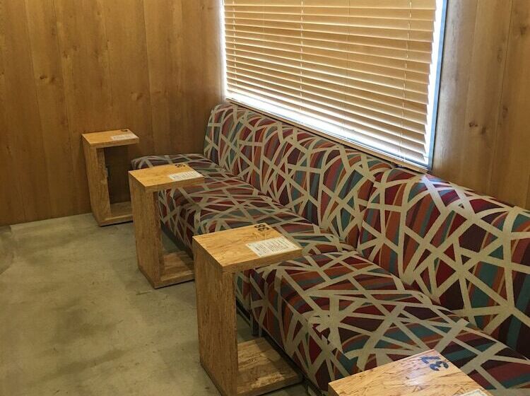 מלון כמוסות Booth Netcafe & Capsule