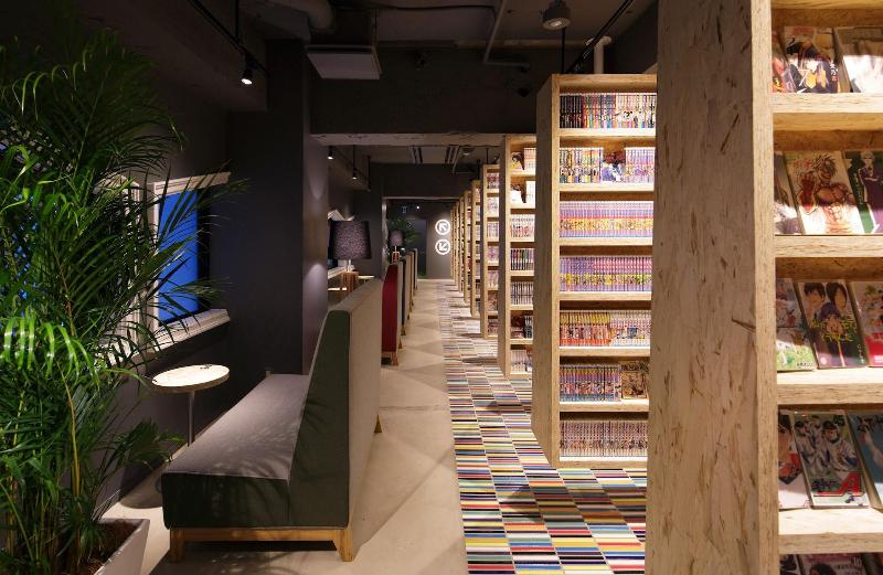 מלון כמוסות Booth Netcafe & Capsule