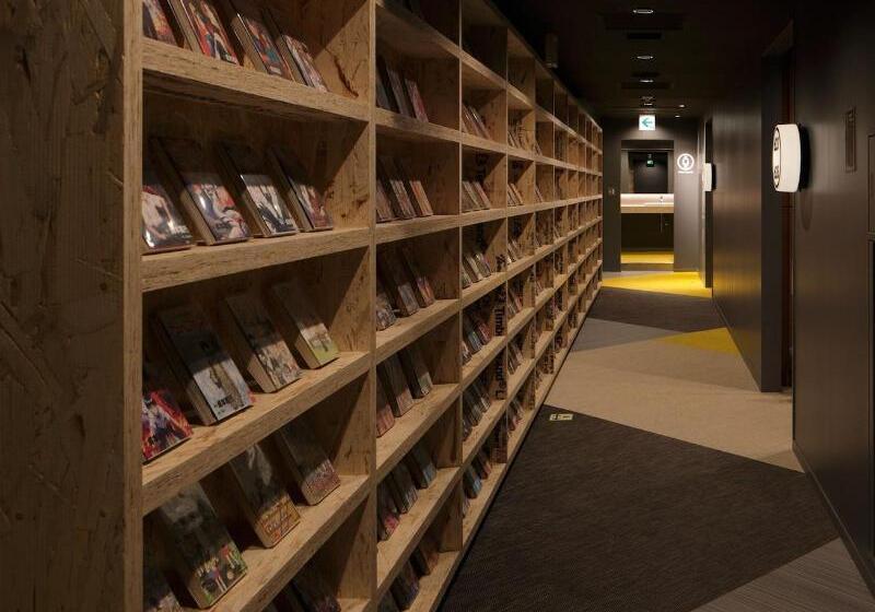 מלון כמוסות Booth Netcafe & Capsule