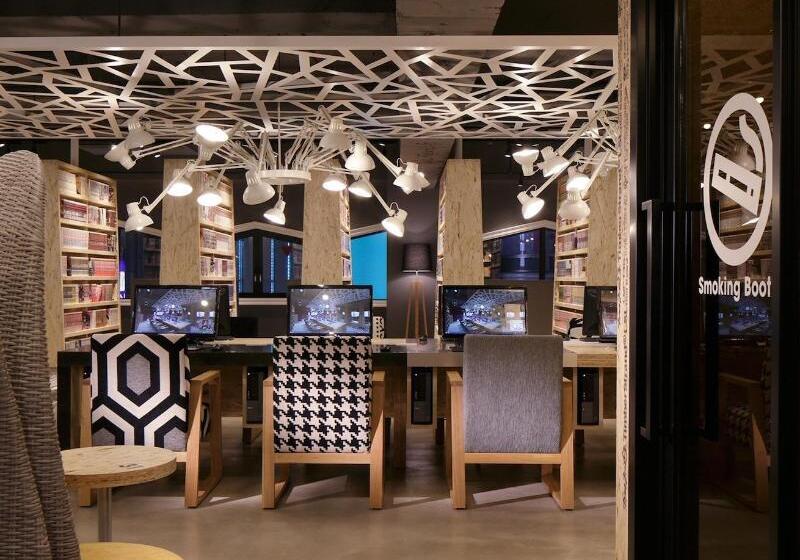 Capsule Hotel Booth Netcafe & Capsule