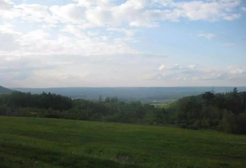 Hotelli Landgasthof Deutsches Haus Kg