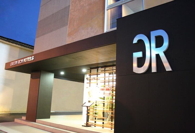 Green Rich Hotel Tosu Ekimae