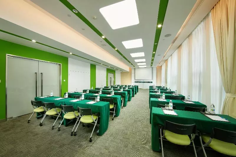 Holiday Inn Express Leshan City Square, An Ihg Hotel High Speed Rail And Leshan Giant Buddha