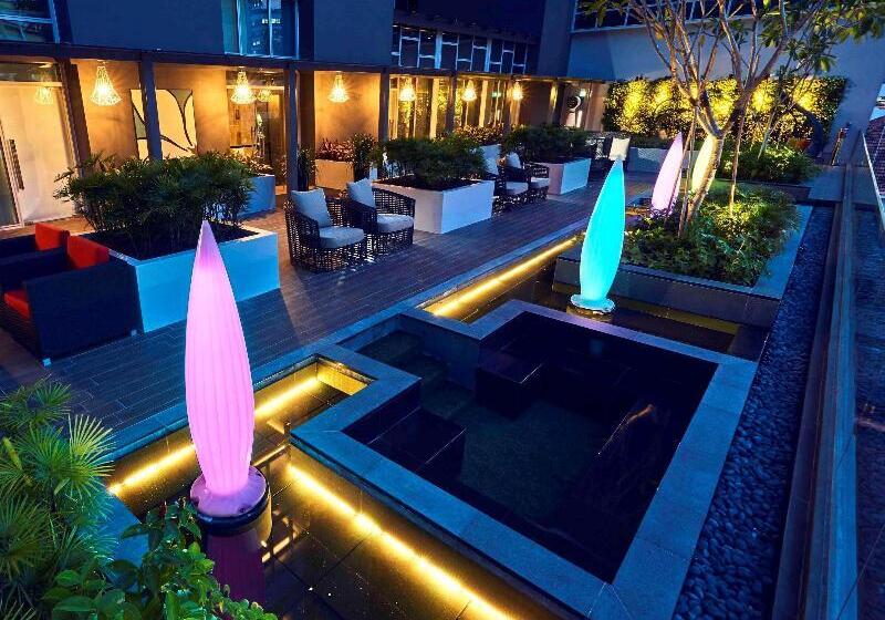 هتل Mercure Singapore Bugis