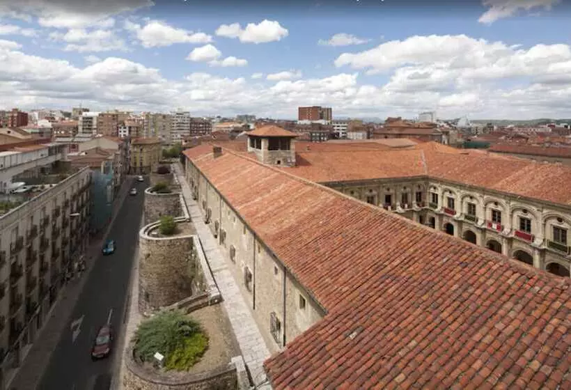 هتل Real Colegiata San Isidoro