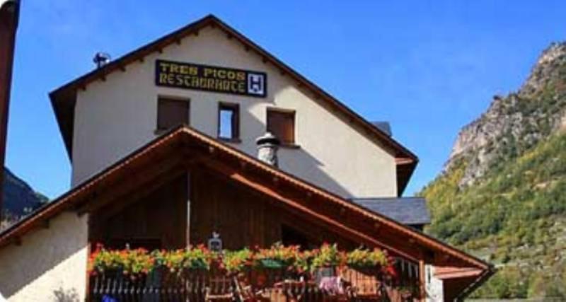 فندق Tres Picos