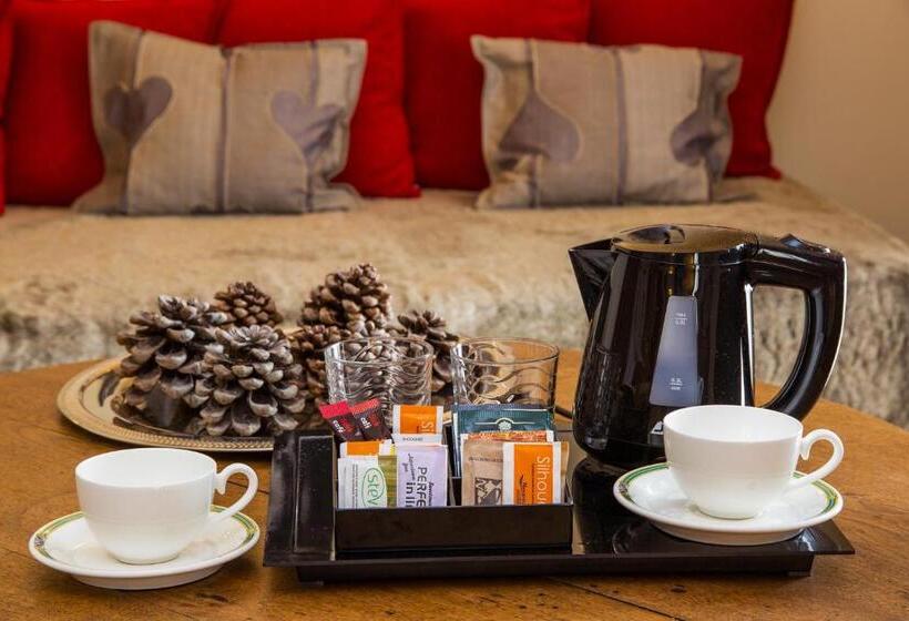 Paradise Hotel & Wellness