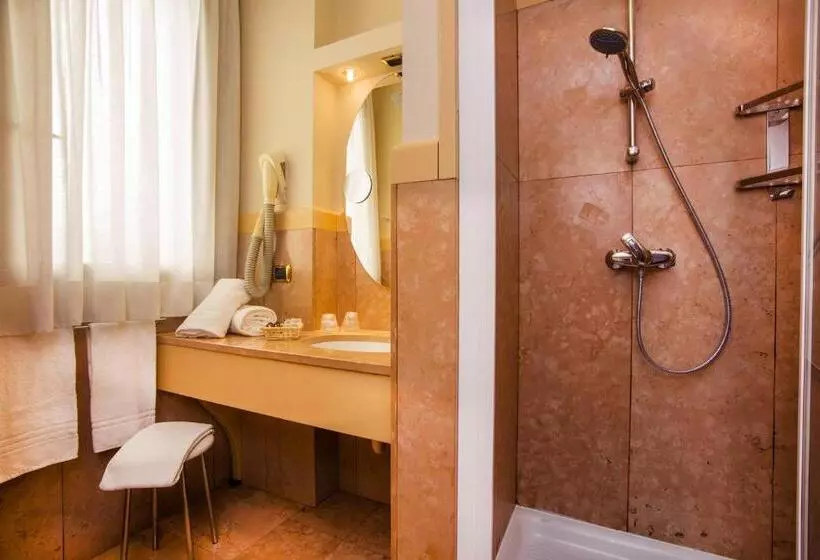 Paradise Hotel & Wellness