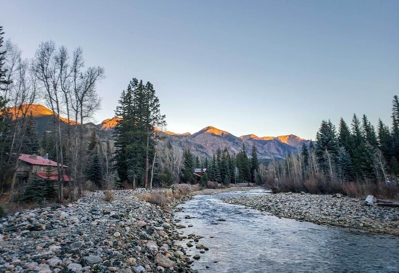 Bayfield Cabin W/ Wraparound Deck & Fire Pit