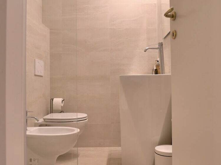 تختخواب و صبحانه Helmirage Suite Via Del Corso