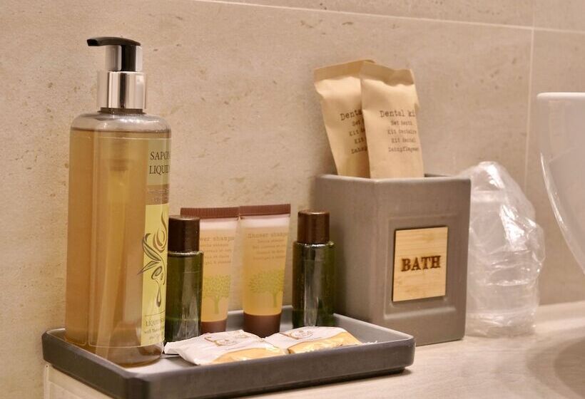 تختخواب و صبحانه Helmirage Suite Via Del Corso