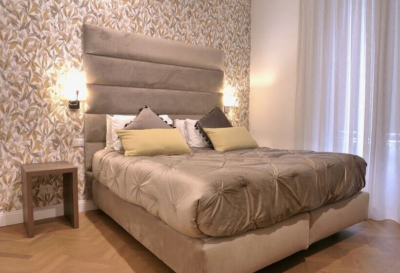 تختخواب و صبحانه Helmirage Suite Via Del Corso