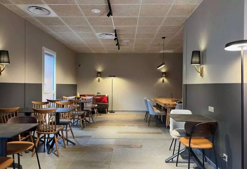 ホテル Best Western   Hôtel Restaurant Spa  Cœur De Maurienne