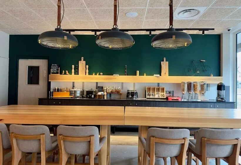 ホテル Best Western   Hôtel Restaurant Spa  Cœur De Maurienne