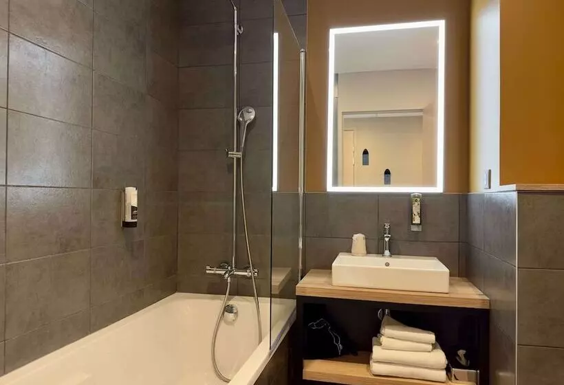 ホテル Best Western   Hôtel Restaurant Spa  Cœur De Maurienne