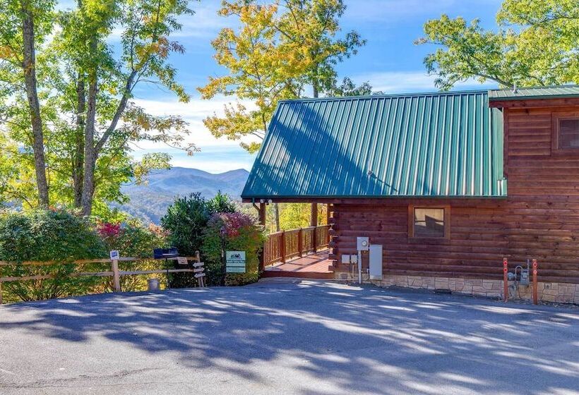Breathtaking View  Cabin W/ Game Room & Hot Tub!