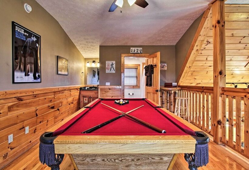 Breathtaking View  Cabin W/ Game Room & Hot Tub!