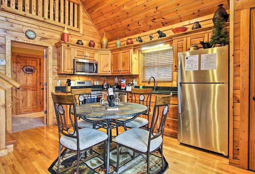 Breathtaking View  Cabin W/ Game Room & Hot Tub!