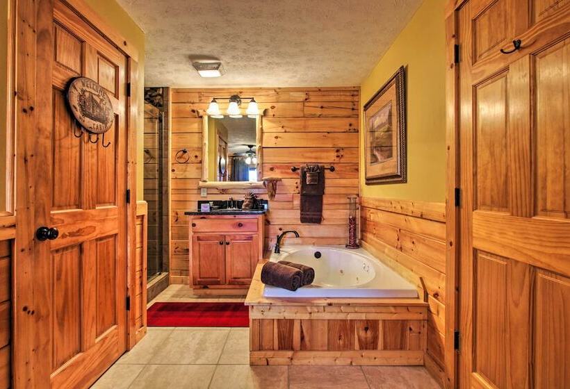 Breathtaking View  Cabin W/ Game Room & Hot Tub!