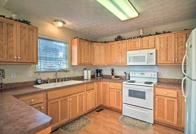 Caryville Home W/ Private Dock & Norris Lake Views