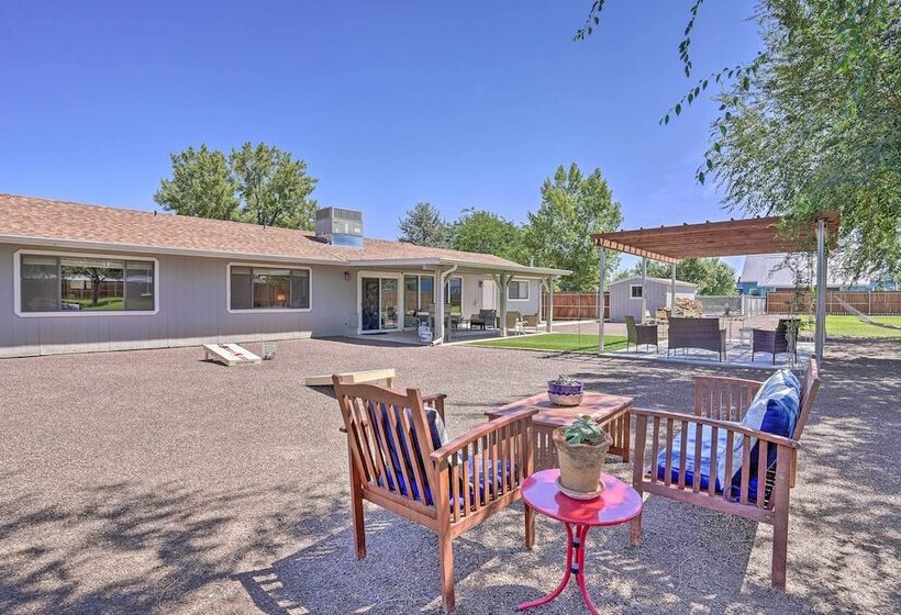 Hot Tub & Spacious Yard: Chino Valley Home!