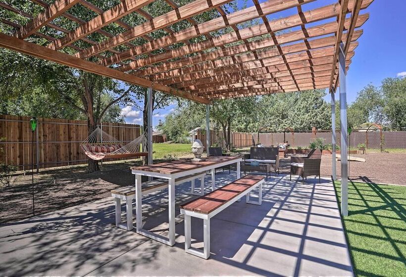 Hot Tub & Spacious Yard: Chino Valley Home!