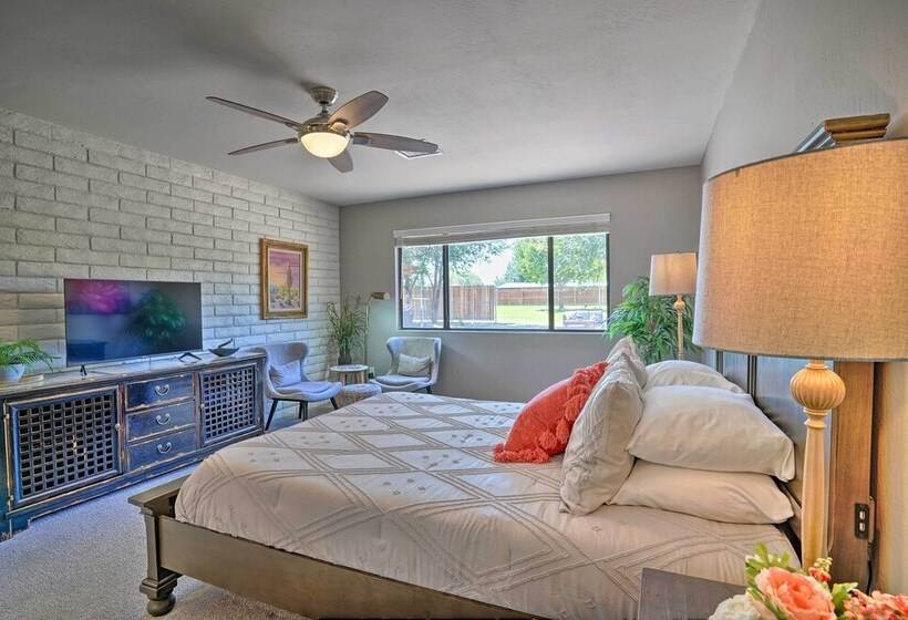 Hot Tub & Spacious Yard: Chino Valley Home!
