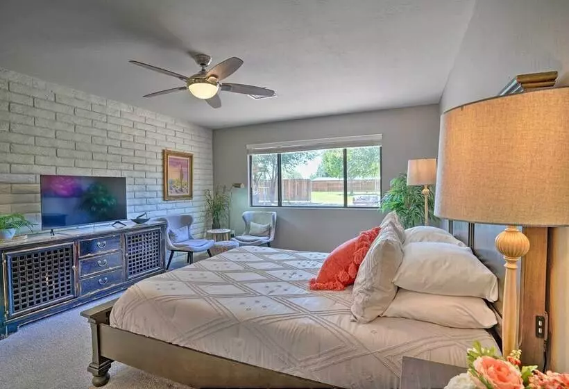 Hot Tub & Spacious Yard: Chino Valley Home!