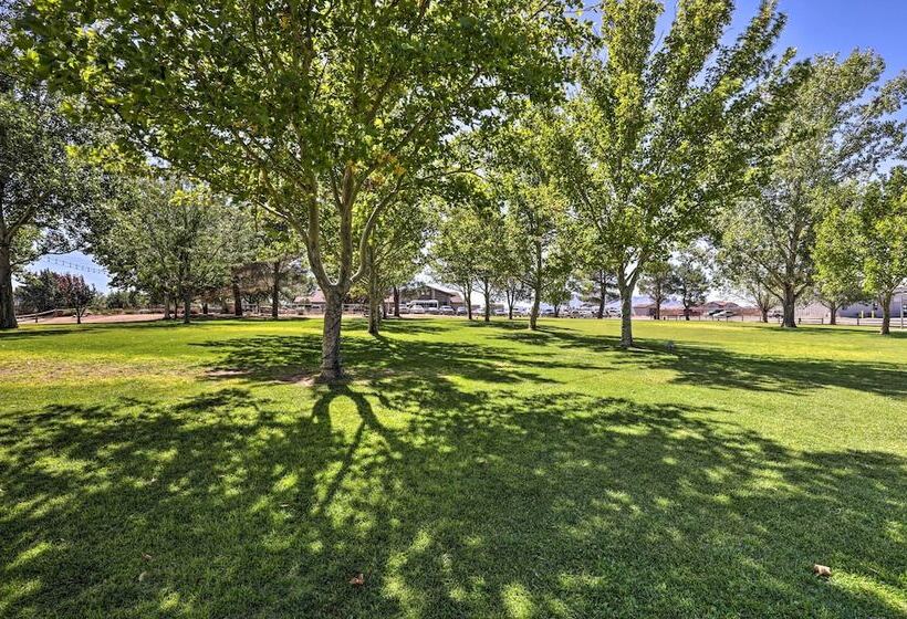 Hot Tub & Spacious Yard: Chino Valley Home!