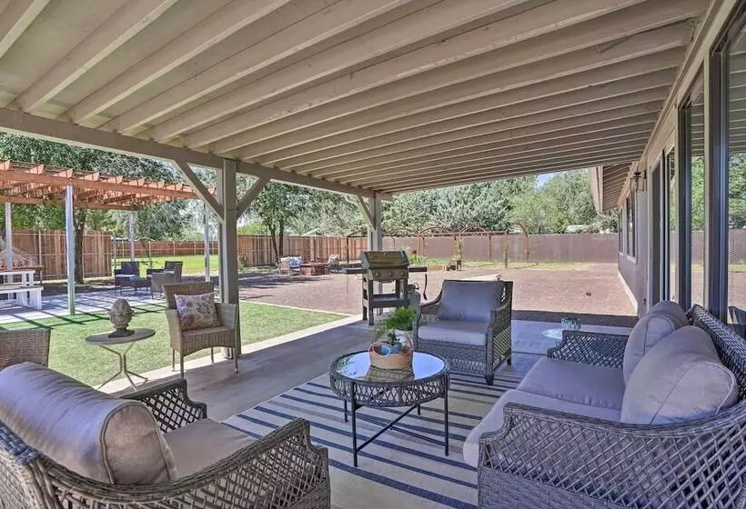 Hot Tub & Spacious Yard: Chino Valley Home!