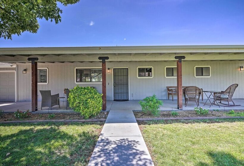 Hot Tub & Spacious Yard: Chino Valley Home!