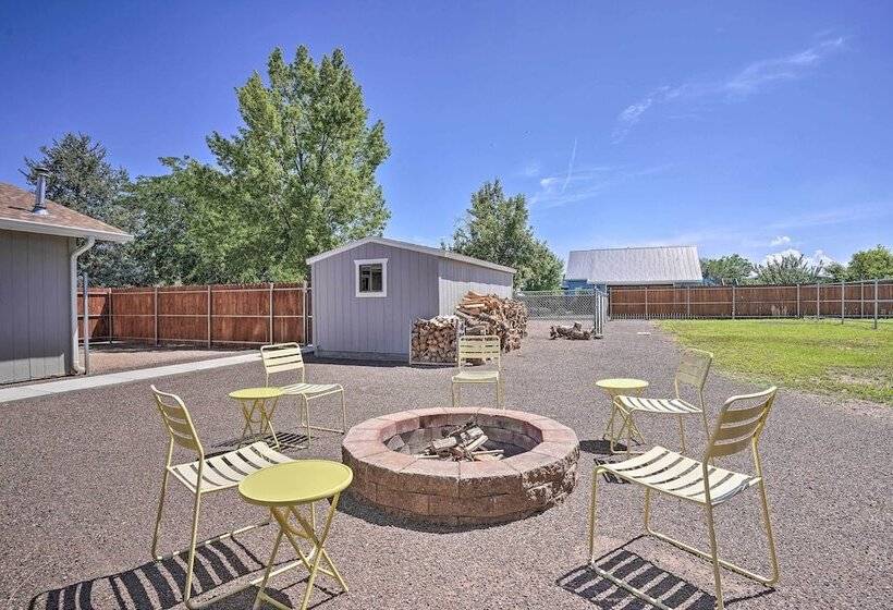 Hot Tub & Spacious Yard: Chino Valley Home!