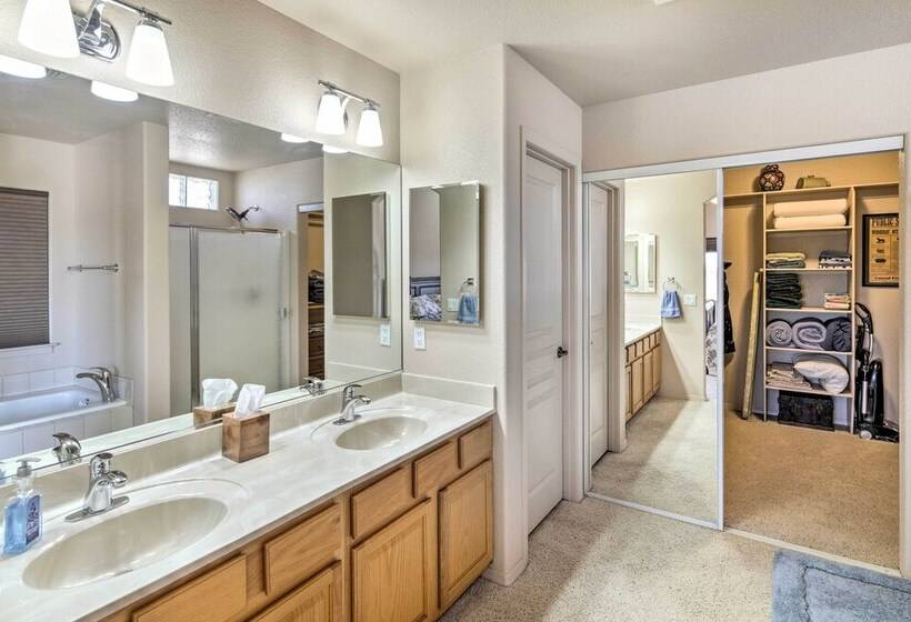 Cozy Bullhead City Home W/ Patio & Mountain Views!